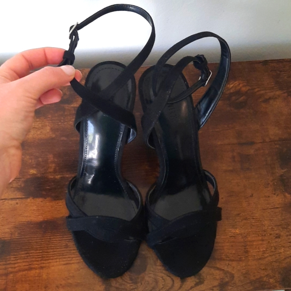 Forever 21 criss-cross toe, ankle strap, 4.5" black heels